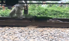 Tin tai nạn giao thông mới nhất ngày 24/2/2020: Xe tải bị tàu hỏa tông khi băng qua đường sắt, tài xế tử vong