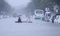 Đắk Lắk: Hàng trăm nhà dân chìm trong biển nước do mưa bão