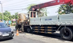 Tin tức tai nạn giao thông mới nhất hôm nay 10/11/2019: Đâm ô tô tải, người đàn ông bị chết cháy