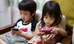Chuyên gia tiết lộ 8 thói quen hại vô cùng mà trẻ nhỏ học có thể học từ cha mẹ 