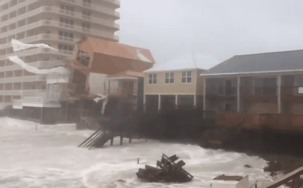 Chùm ảnh: Cơn bão