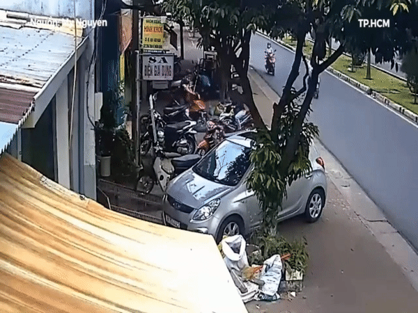 Video: Bị phát hiện, trộm bỏ lại 