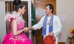 Xúc động nghệ sĩ Hoài Linh bất ngờ xuất hiện tại hậu trường Q SHOW 2, 