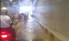 Đà Nẵng: Hầm chui hơn trăm tỷ đồng mới thông xe bất ngờ ngập nặng