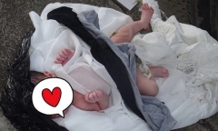 Phẫn nộ người mẹ trẻ nhẫn tâm bỏ con gái mới sinh bên lề đường