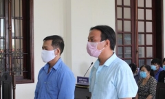 Hầu tòa vì “bảo kê” xây dựng không phép, cái giá của “tham nhũng vặt”