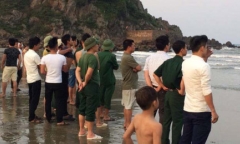 Chụp ảnh kỷ yếu dưới biển, hai nam sinh bị sóng cuốn mất tích