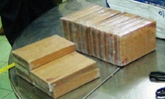 Bắt giữ 2 đối tượng vận chuyển trái phép 35 bánh hêroin