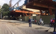 Ống tuýp sắt rơi từ công trình đường sắt trên cao: Nhà thầu bị cảnh cáo