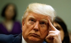 Tỷ lệ ủng hộ Tổng thống Trump xuống mức thấp kỷ lục