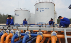 Giảm lượng nhập khẩu xăng dầu trong nửa đầu tháng 12