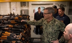 Chỉ huy Hải quân Mỹ tại Trung Đông tử vong bất ngờ tại nhà riêng