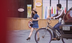 Hương Tràm vướng tin đồn sang Mỹ sinh con