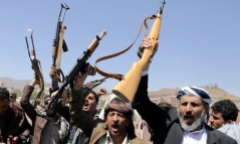 Phiến quân Houthi tấn công bất ngờ khiến ít nhất 60 người thiệt mạng