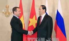 Chủ tịch nước Trần Đại Quang hội kiến Thủ tướng Nga Dmitry Medvedev