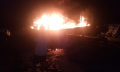 Tàu cá của ngư dân Quảng Ngãi bốc cháy dữ dội, thiệt hại trên 3 tỷ
