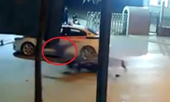 Clip: Nam thanh niên lộn trên không sau khi tông vào đuôi taxi