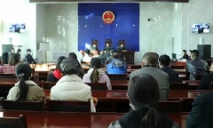 Nghịch tử nhẫn tâm chôn sống mẹ già 79 tuổi bại liệt vì ám ảnh căn nhà bốc mùi