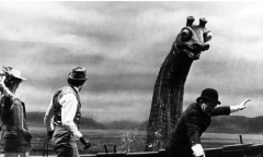 Tìm thấy chiếc tàu chiến nghi bị quái vật hồ Loch Ness tấn công