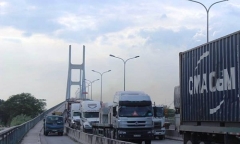 Giao thông trên cầu Phú Mỹ tê liệt suốt 4 giờ sau tai nạn liên hoàn