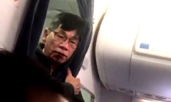 Bí mật về số tiền United Airlines bồi thường bác sỹ gốc Việt