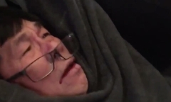 CEO United Airlines nói vụ kéo lê bác sĩ David Dao do 