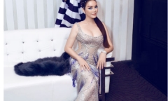 Tin tức giải trí mới nhất ngày 15/8/2019: Lý Nhã Kỳ hóa tiên cá, khoe hình thể trong chiếc váy trong veo