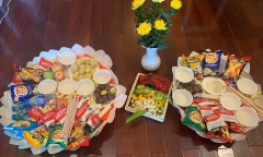 Những giọt nước mắt rơi trong lễ Vu Lan: Nhiều đóa hoa trắng vì mất cha thiếu mẹ