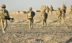 NATO cân nhắc triển khai thêm hàng trăm lính tới Afghanistan