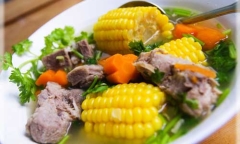 Cách nấu canh sườn hầm ngô thơm ngon, bổ dưỡng