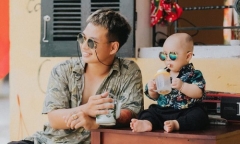 Bố và em bé cùng đeo kính đen ''song kiếm hợp bích'' cho ra bộ ảnh cực ngầu