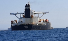 Gibraltar bắt giữ thuyền trưởng và sỹ quan trên