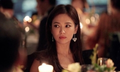 Khoảnh khắc đẹp mê mẩn của Song Hye Kyo tại sự kiện sau ồn ảo ly hôn 