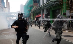 Biểu tình tại Hong Kong: Sân bay quốc tế tê liệt, kinh tế bị ảnh hưởng nặng nề