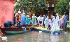 Hội An kêu gọi người dân di dời khẩn cấp giữa đêm