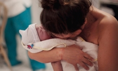 Nhận con của người ăn mày về nuôi và những tháng ngày giông bão sau hôn nhân
