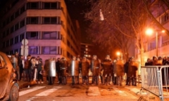 Hàng trăm người dân Trung Quốc ở Paris biểu tình vì cảnh sát bắn chết người