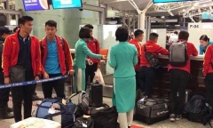 Nửa đêm, các tuyển thủ U23 Việt Nam lỉnh kỉnh xách hành lý sang Hàn Quốc tập huấn