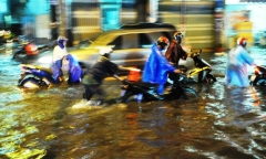 Dự báo thời tiết ngày 22/9: TP. Hồ Chí Minh mưa kéo dài 2-3 ngày, đề phòng tố, lốc