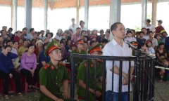 Kỹ sư dùng súng cướp ngân hàng lĩnh 20 năm tù