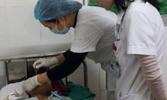 Bệnh viện E cấp cứu thành công bệnh nhân bị súng hoa cải bắn vào mặt