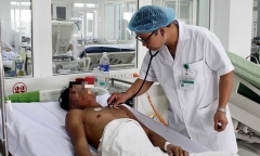 Hà Nội: Nam thanh niên nhập viện cấp cứu vì nôn ra máu sau 5 ngày uống rượu triền miên