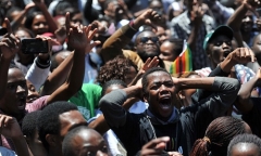 Zimbabwe lún sâu vào bất ổn và khủng hoảng