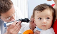Những biến chứng nguy hiểm khi trẻ bị viêm tai giữa