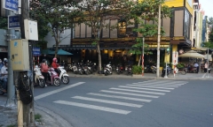 Tin tai nạn giao thông mới nhất ngày 25/12/2019: Nữ sinh viên tử vong dưới gầm xe chở rác