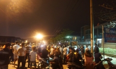 Chậm di dời, hàng trăm người dân Đà Nẵng bao vây nhà máy thép 