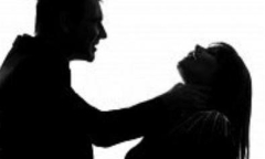 Đòi chia tay, nữ nhân viên massage bị bạn trai đâm gục