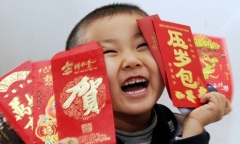 Bé trai Trung Quốc 13 tuổi thắng kiện cha, đòi lại tiền mừng tuổi