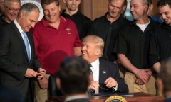 Vì sao TT Trump đi ngược dòng cả thế giới về chống biến đổi khí hậu?