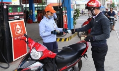Sau 4 lần tăng giá liên tiếp, giá xăng dầu bất ngờ